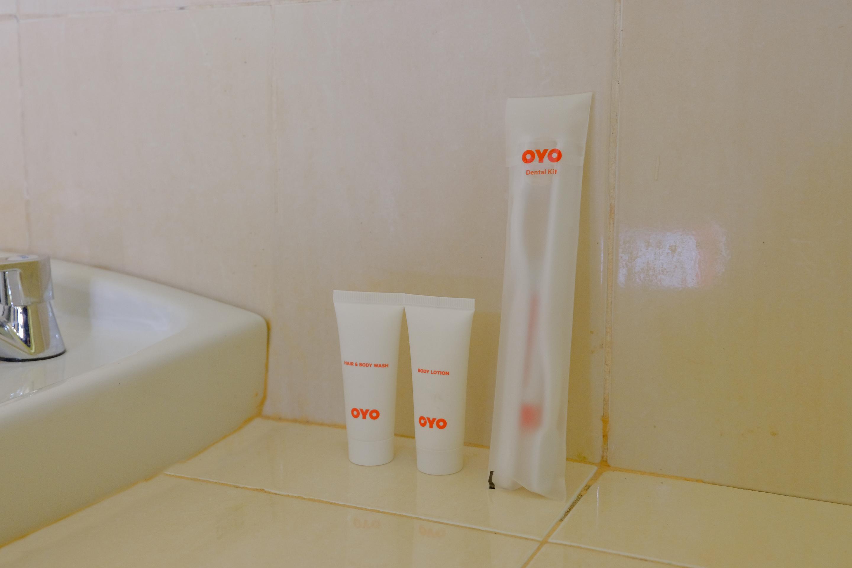 מדיון Oyo 1784 Hj. Aniek Residence מראה חיצוני תמונה