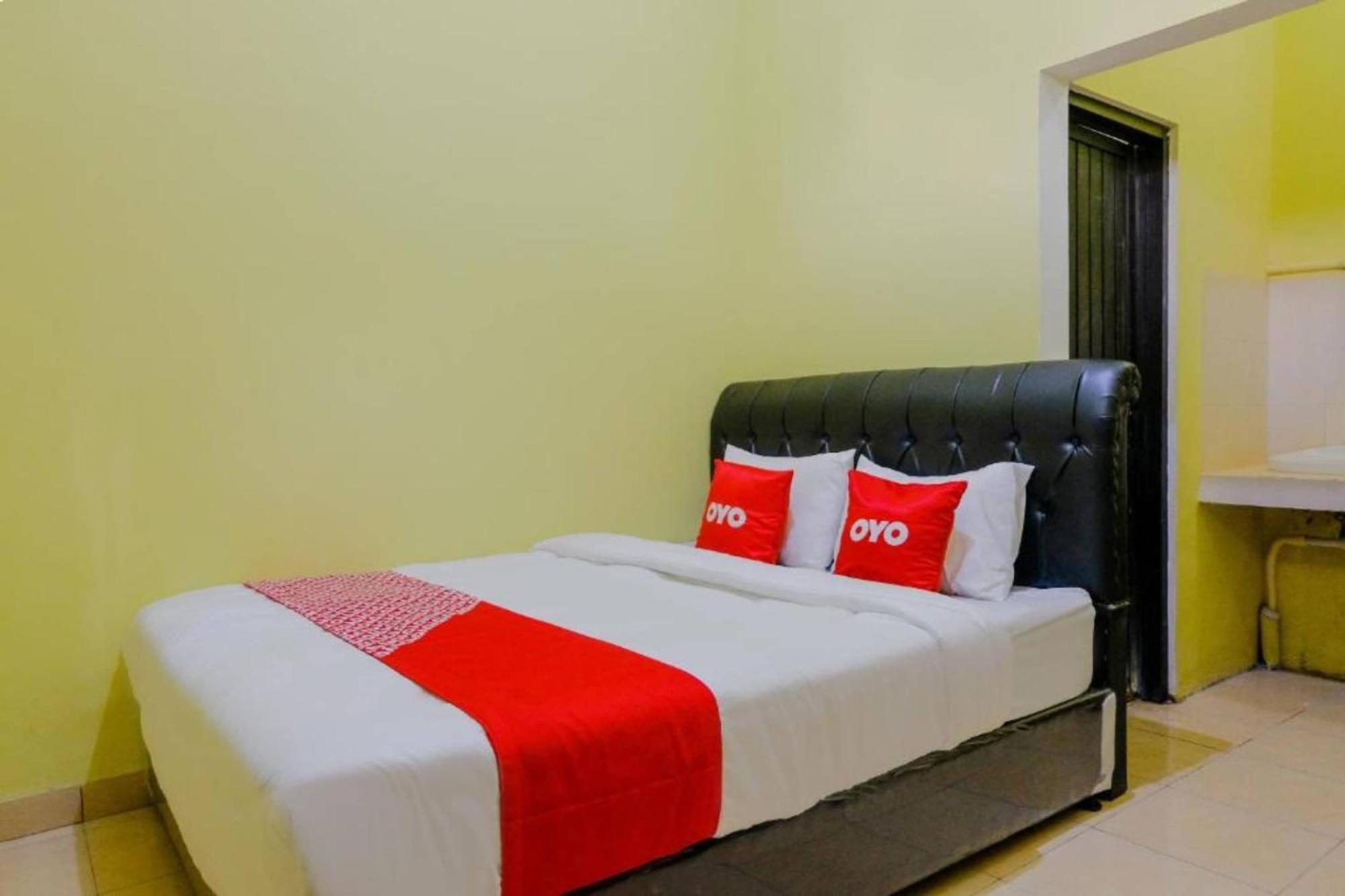 מדיון Oyo 1784 Hj. Aniek Residence מראה חיצוני תמונה