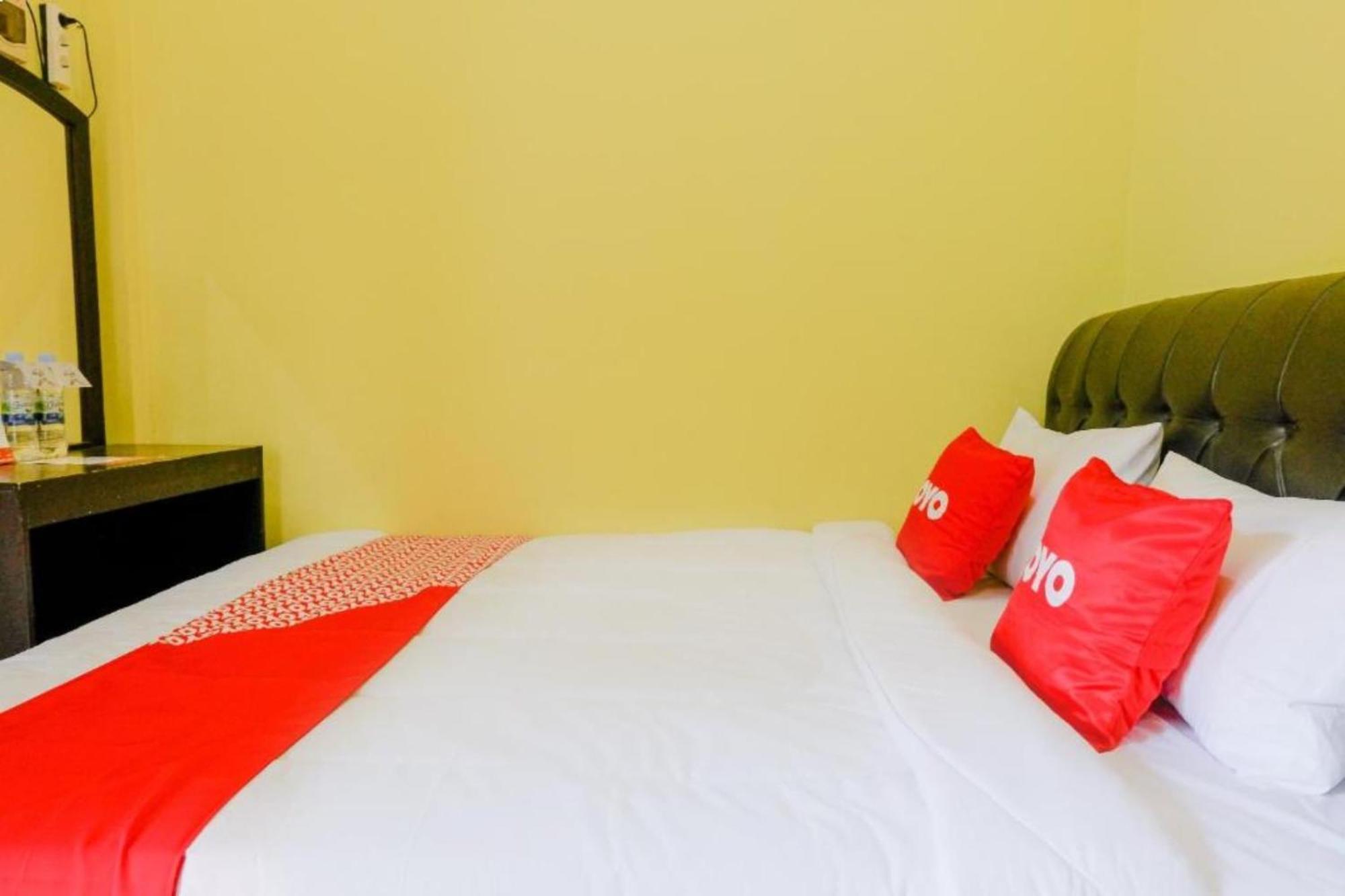 מדיון Oyo 1784 Hj. Aniek Residence מראה חיצוני תמונה