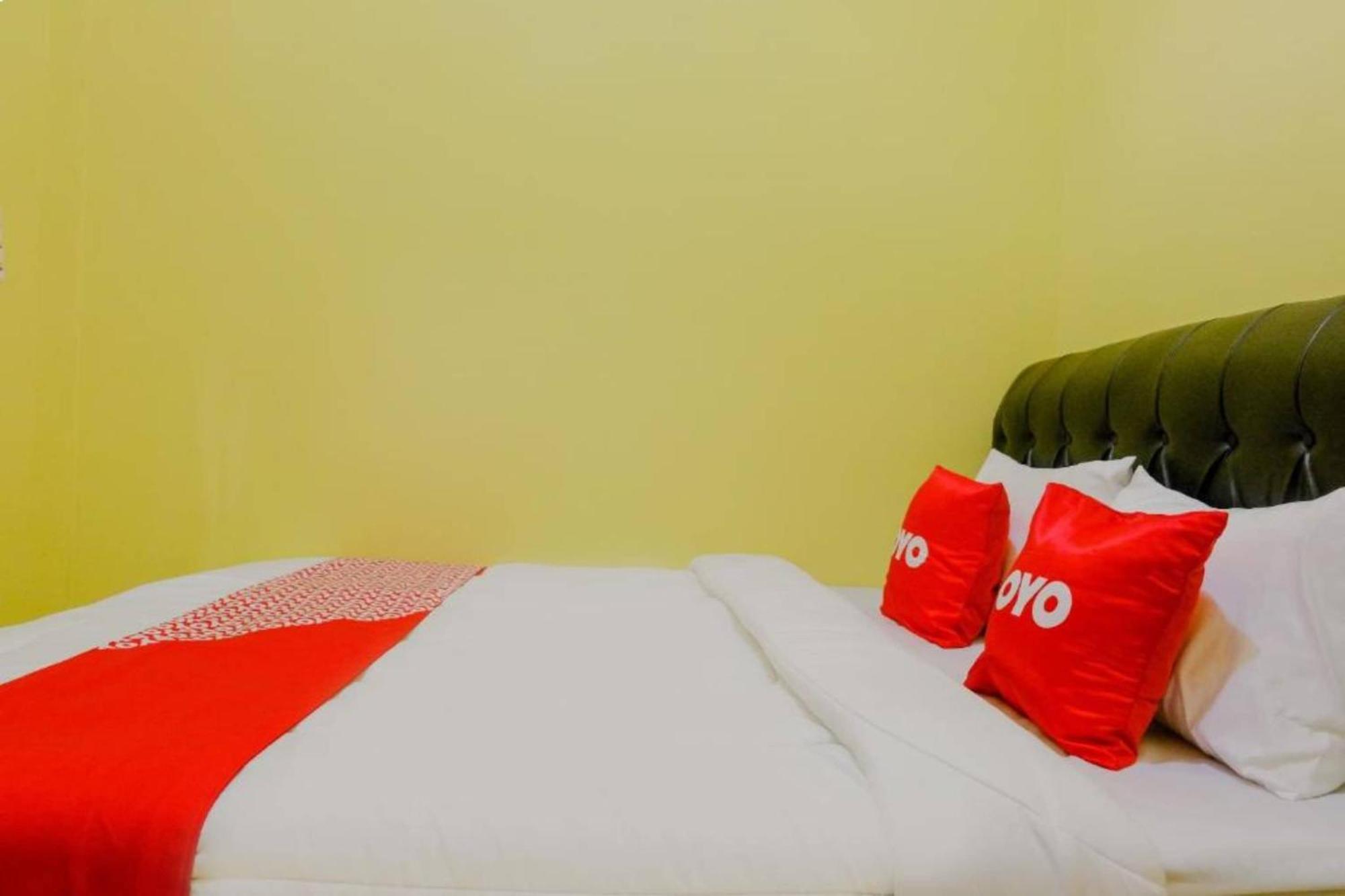 מדיון Oyo 1784 Hj. Aniek Residence מראה חיצוני תמונה